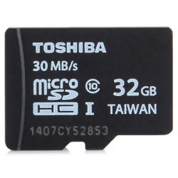 Toshiba. Карта памяти на 32Gb 10 class. С водозащитой и защитой от рентгеновского облучения.