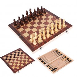 Классические настольные игры с деревянными фигурками: шахматы, шашки, нарды